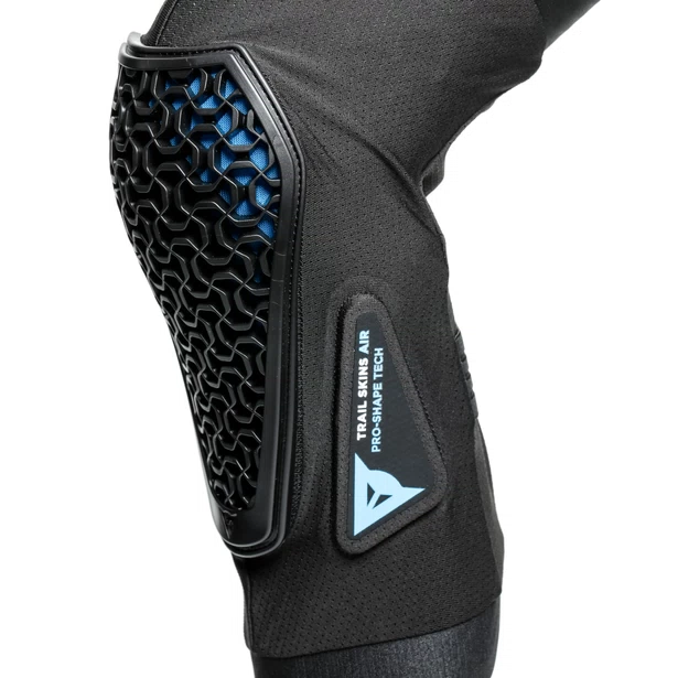 trail-skins-air-knee-guar5ds-black.webp