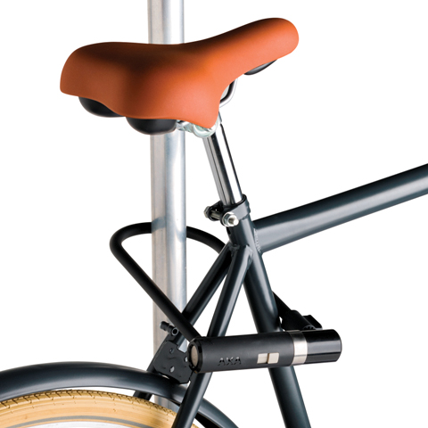 axa-newton-u-lock-mounted_E0003616.jpg
