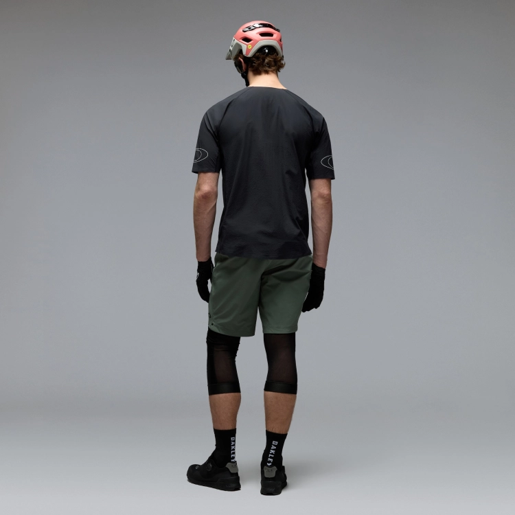 FOA407940__021_ombk1.png